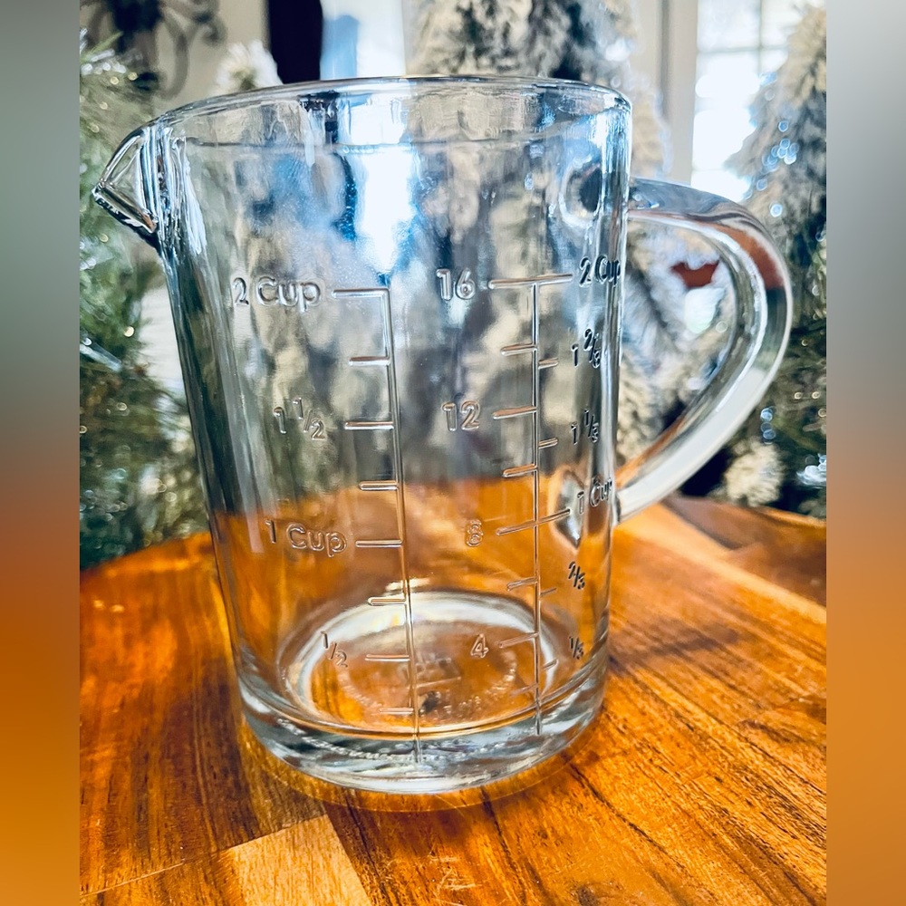 Hearth & Hand Magnolia 16oz (2cup) Embossed Glass Measuring Cup - Picture 5 of 10